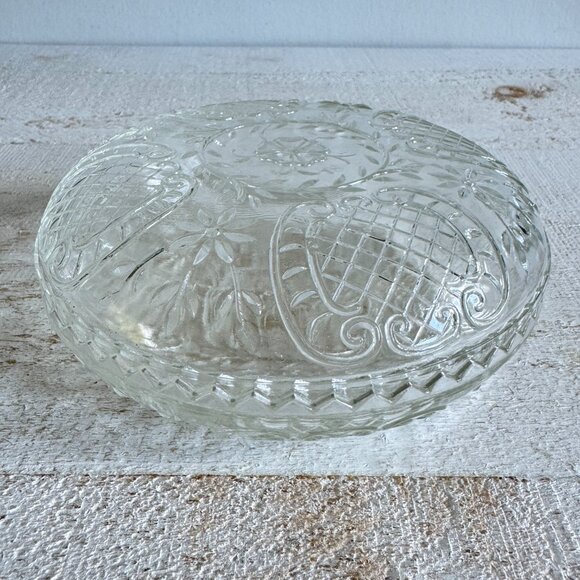 Vintage Clear Glass Round Lidded Candy Dish - Picture 10 of 11